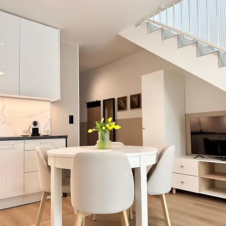 Nadmorska Florina Dwupoziomowe Z Tarasami アパート *