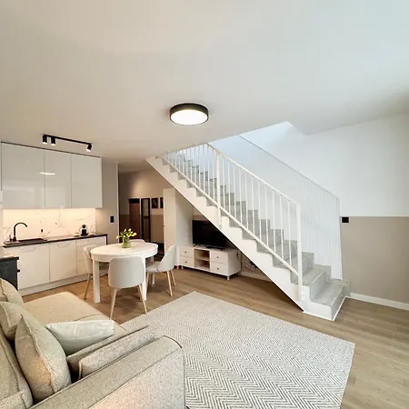 Nadmorska Florina Dwupoziomowe Z Tarasami ウェバ